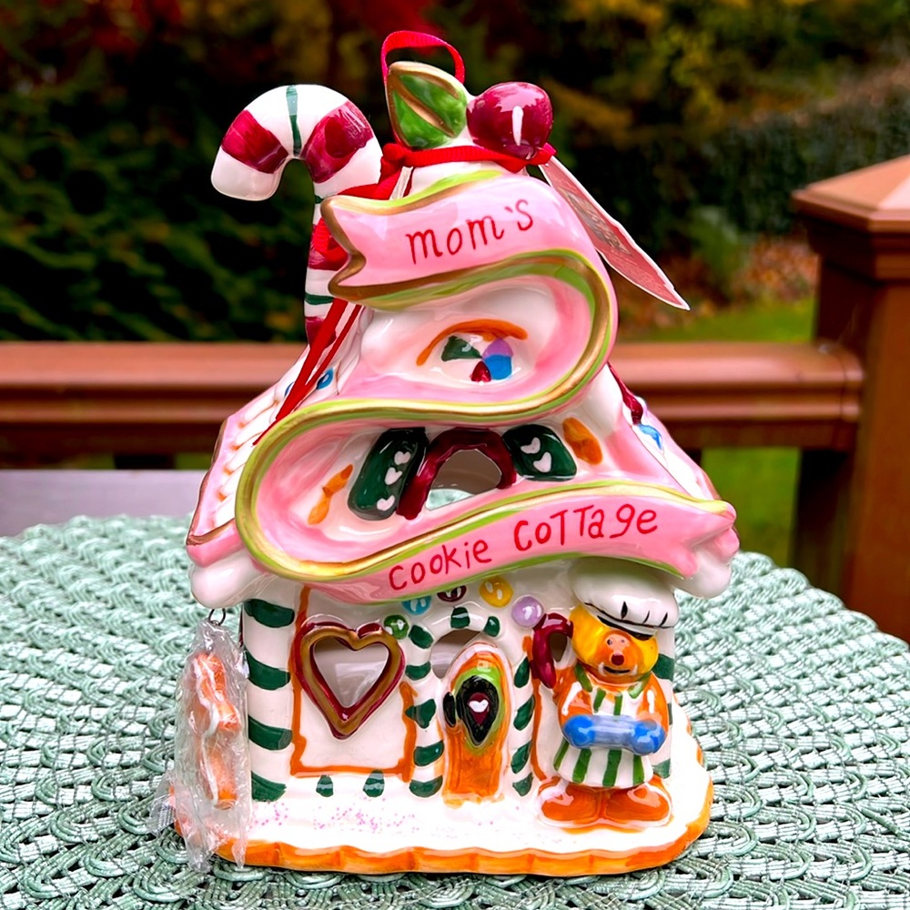 NWT Blue Sky Clayworks Moms Cookie Cottage.